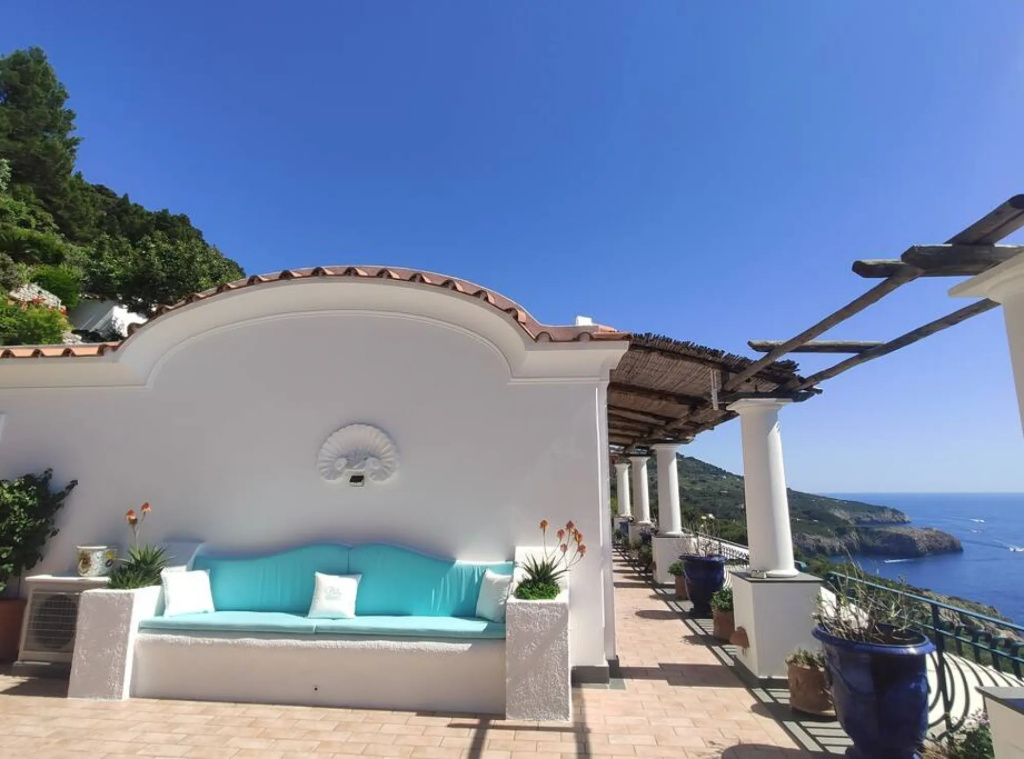 CASA ORRICO - BLUE GROTTO - Camera Sea View (Max 2 Pax)