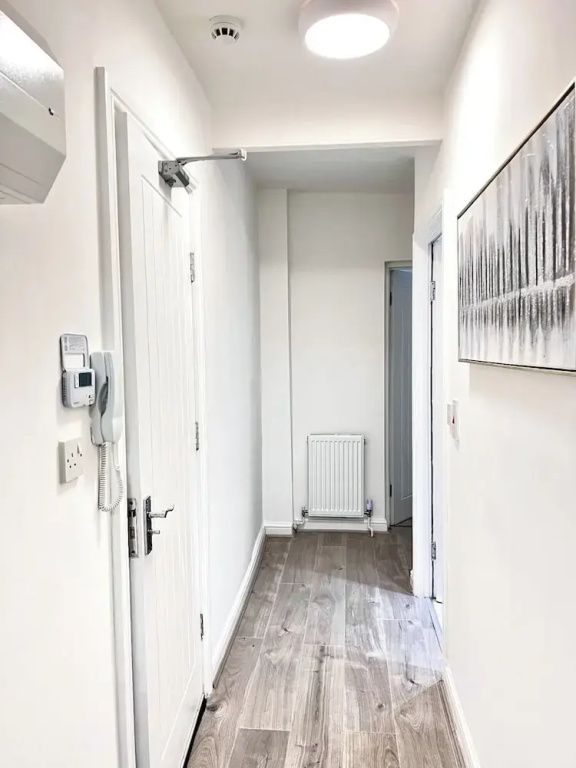 Stylish Spacious 1Bd Apt-kingbed-10min Heaton Park - фото 16