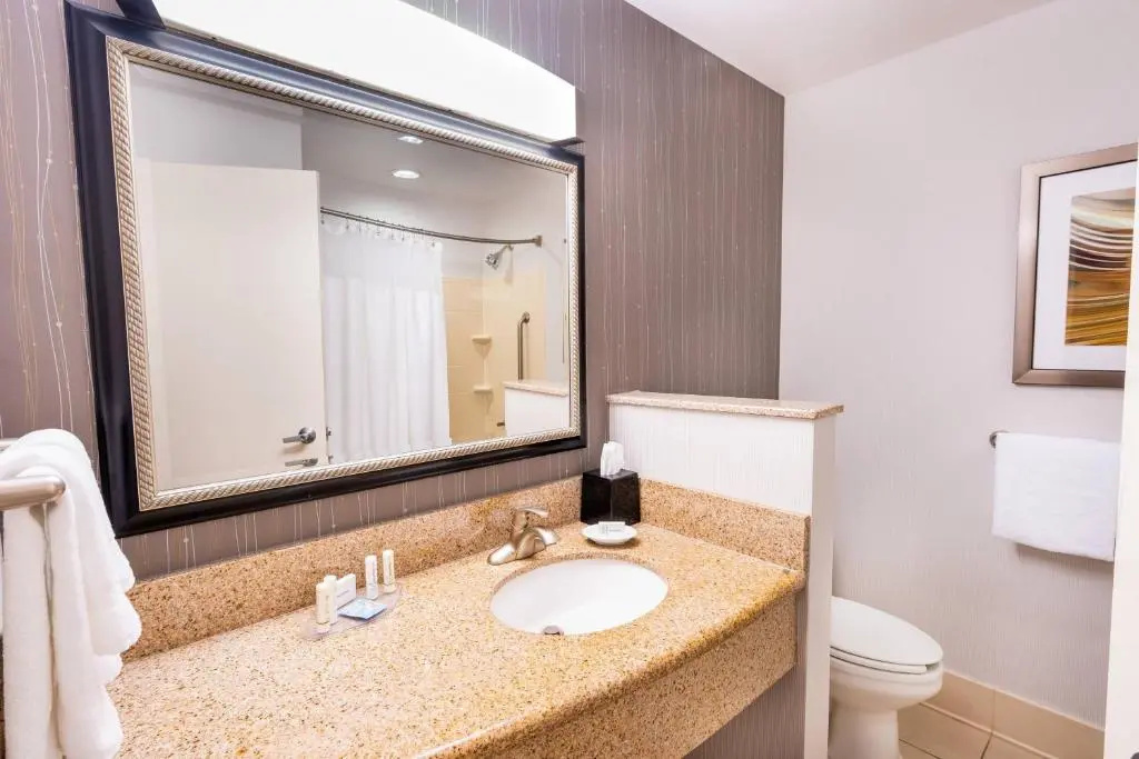 Courtyard by Marriott Kingston - Chambres