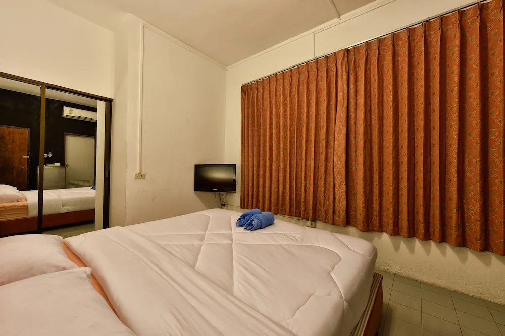 Economy room