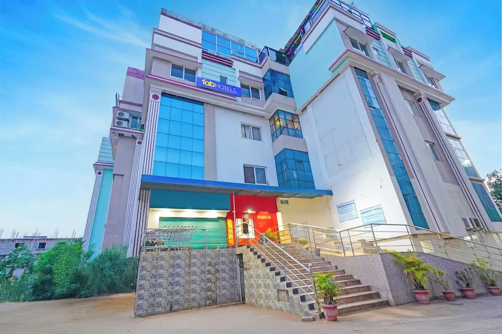 Fabhotel Arc Homes