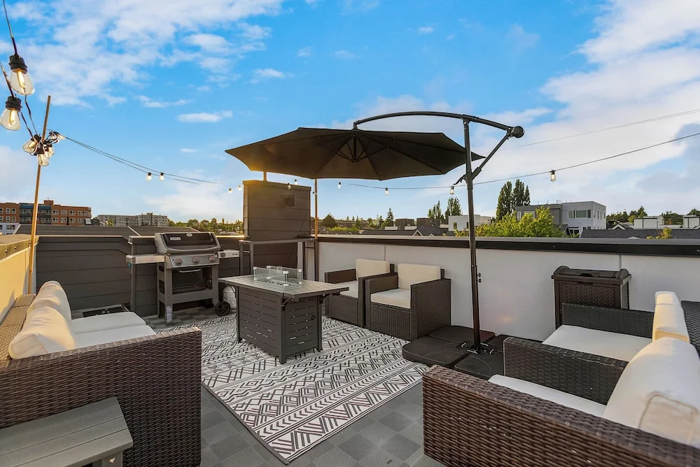 Modern Ballard Townhouse - Rooftop