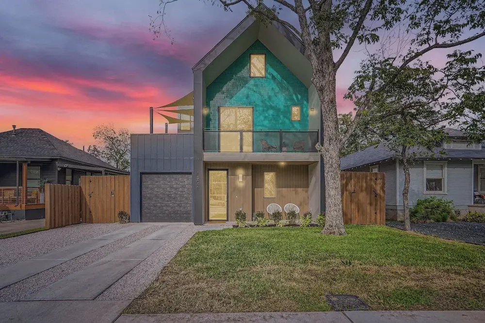 East Austin Dream Home + Pool + Close 2 Rainey Street