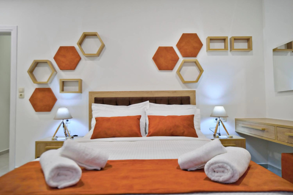 Bee House — 5