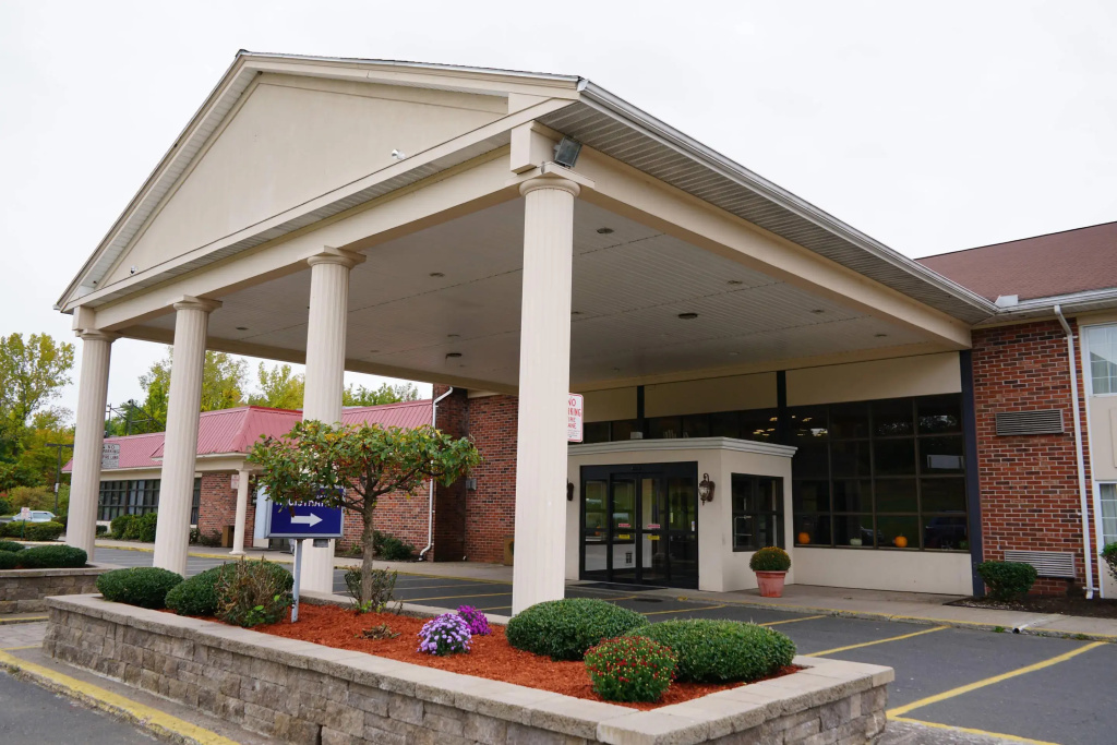 Rodeway Inn & Suites East Windsor