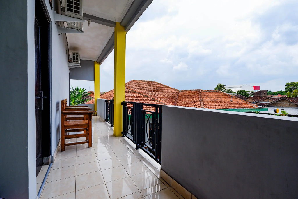 Balcony & Terrace