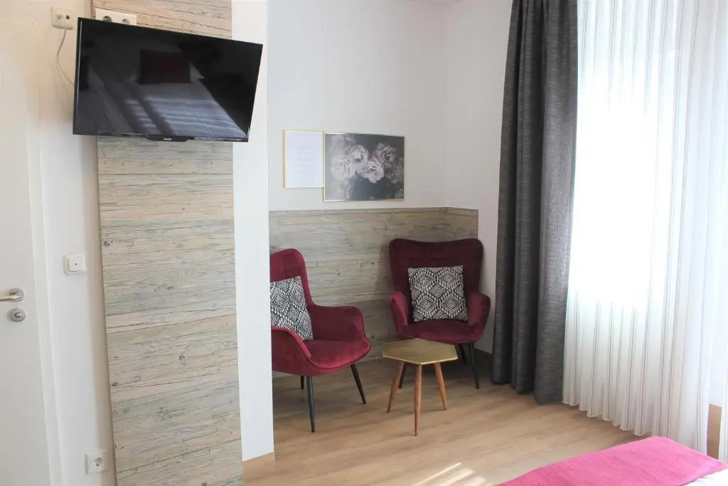 Standard Double room with balcony (full double bed)