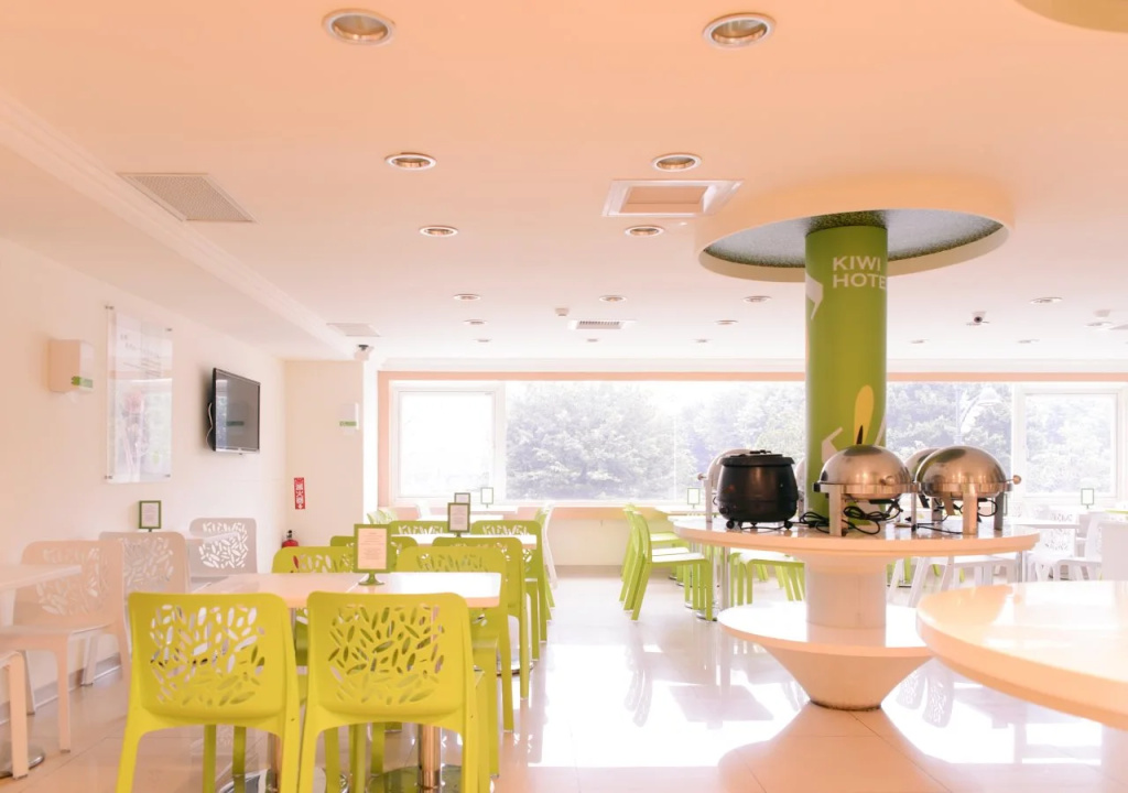 Food & Beverage