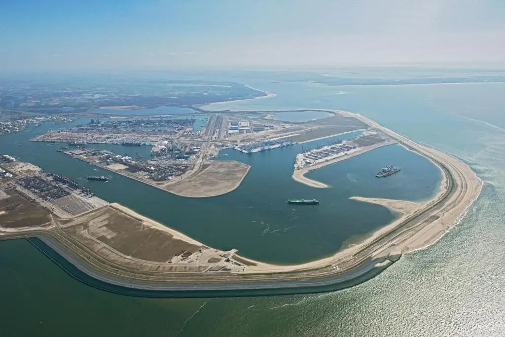 Beach & Waterfront
