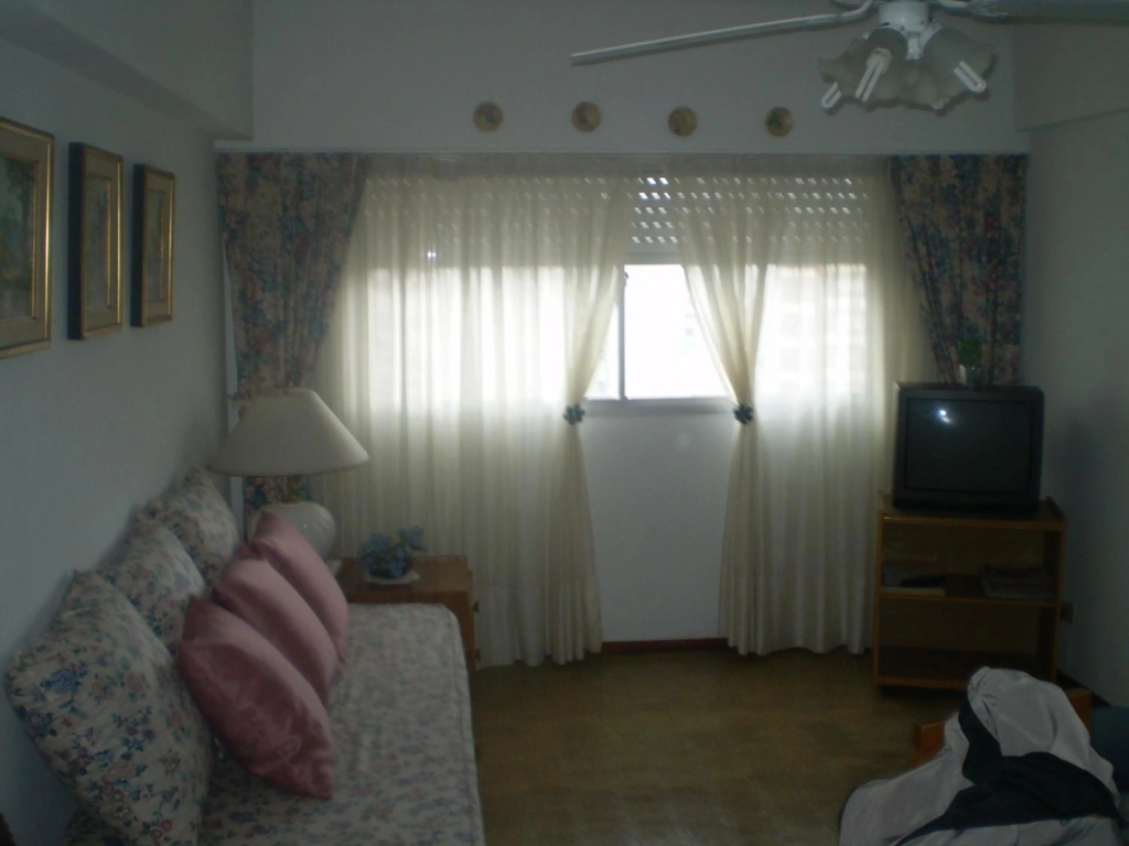 Depto. 2 ambientes — 3