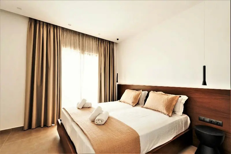 2 Bedrooms Suite with balcony