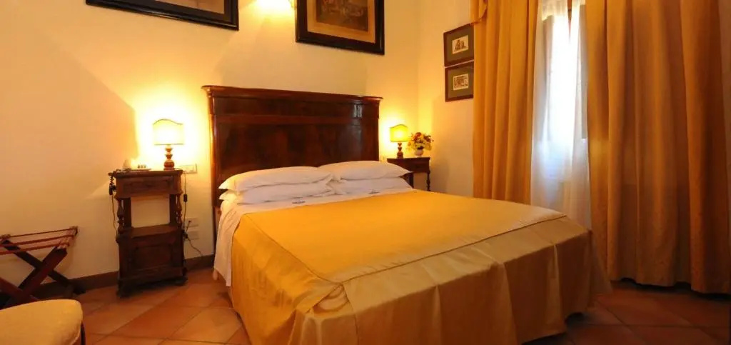 Standard Double room (full double bed)