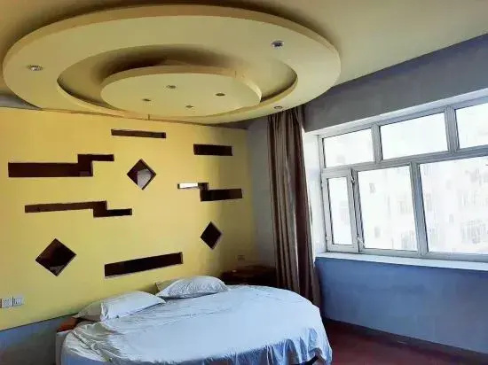 Xiaohonglou Hotel, Luohe
