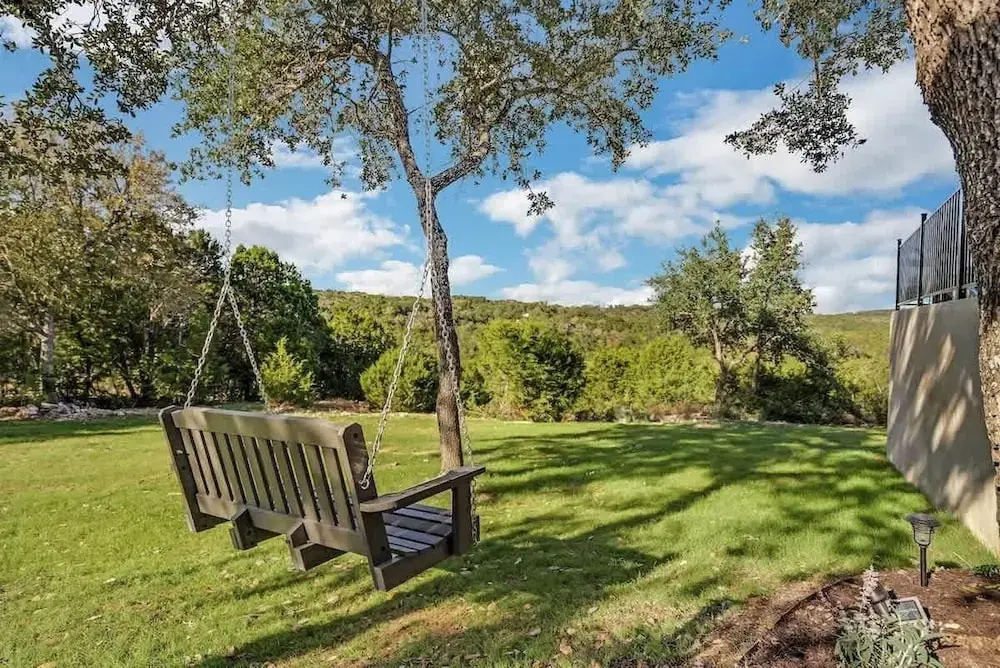 Gorgeous Home With Hot Tub 5min From the River