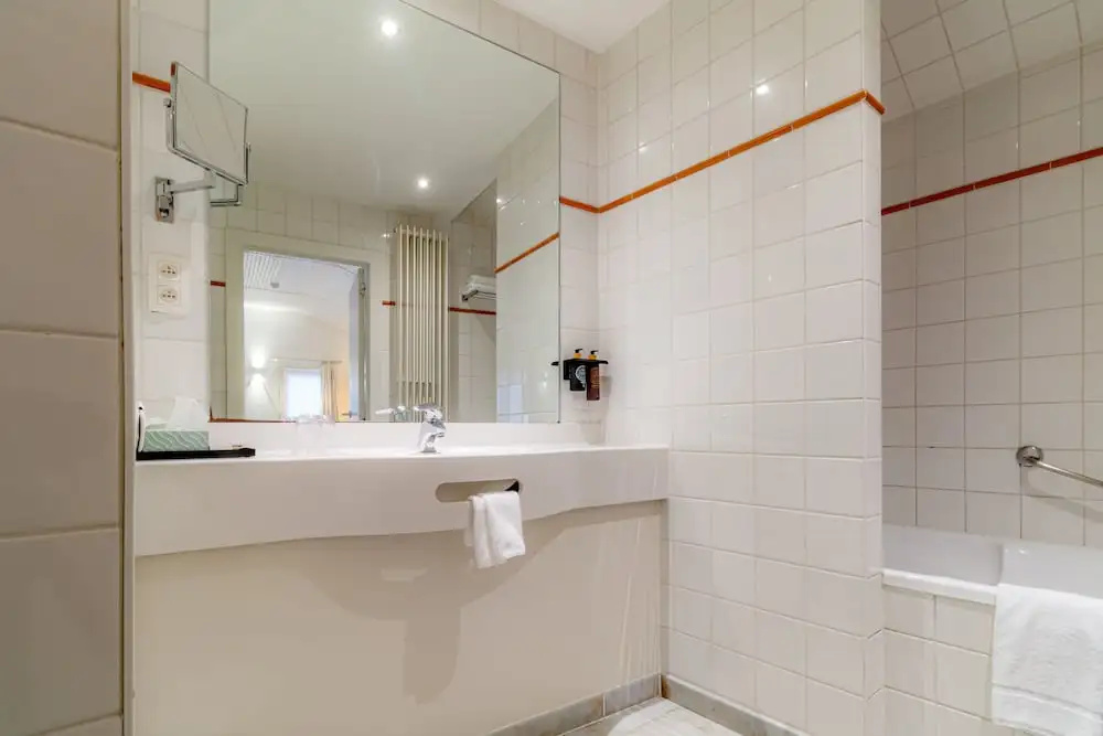 Superior Double room with garden view (full double bed)