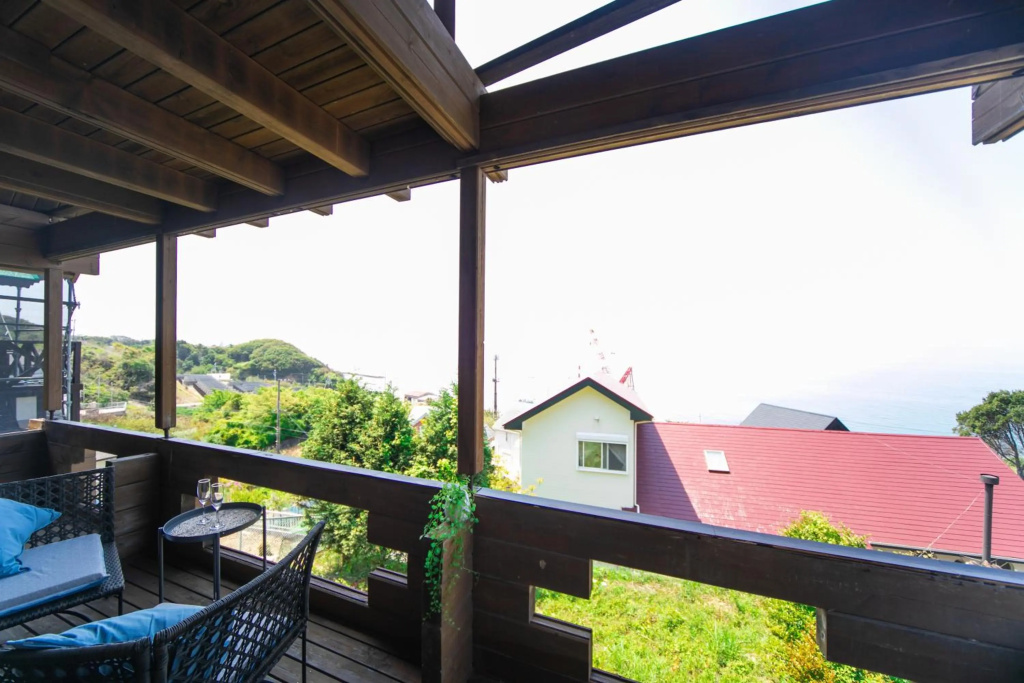 Awaji Seaside Log house in Goshiki