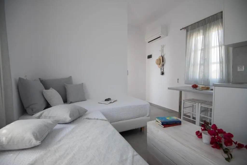 Flora & Agelos Studios - Chambres
