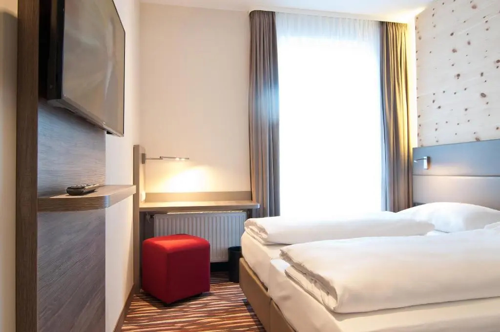 Standard Double room (full double bed)