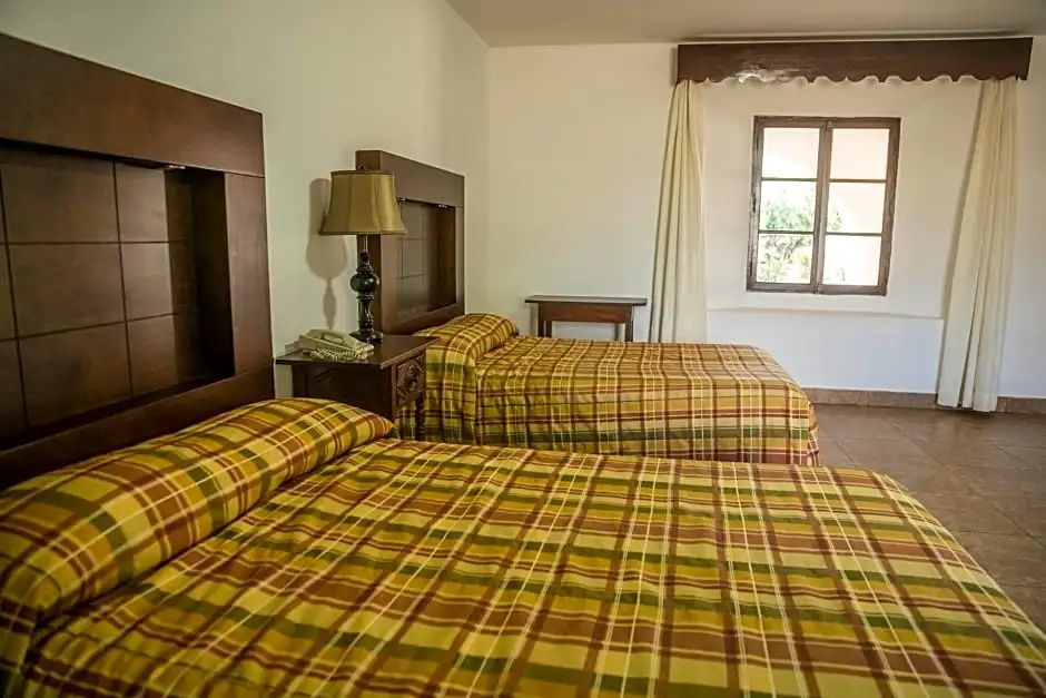 Standard room with pool view