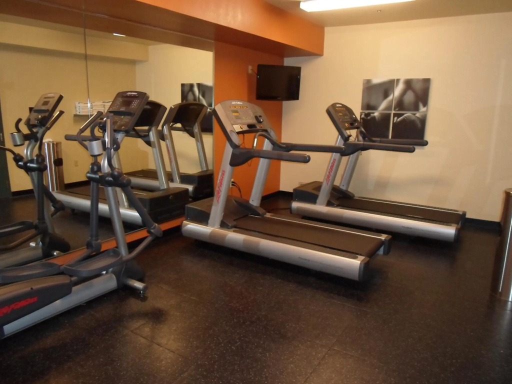 Country Inn & Suites by Radisson, Madison West, WI - фото 15