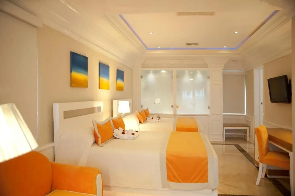 Lobby & Reception