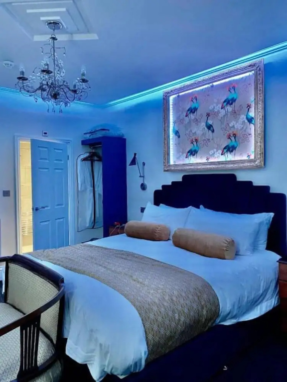 Premier room
