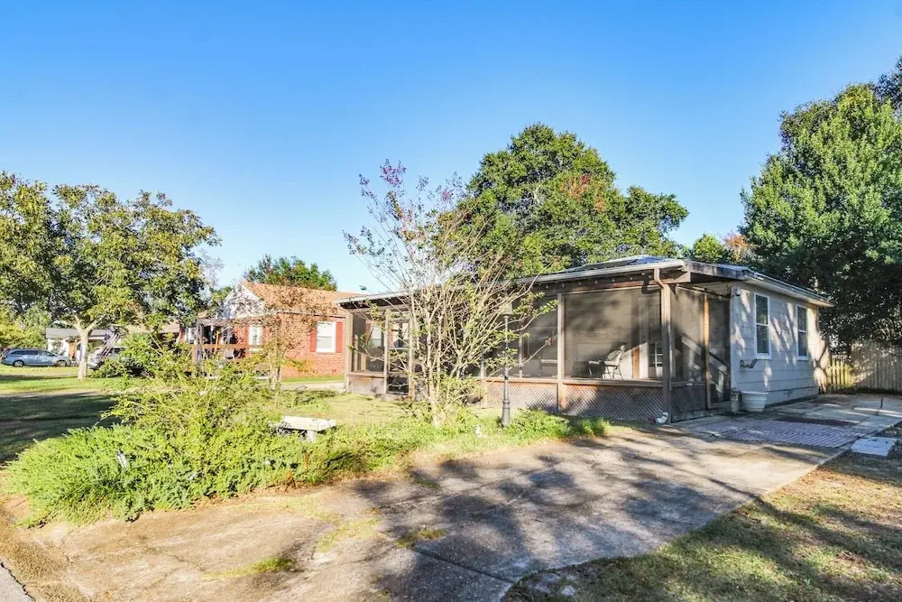 7 Mi to Pensacola Beach: Home w Pet friendly Yard