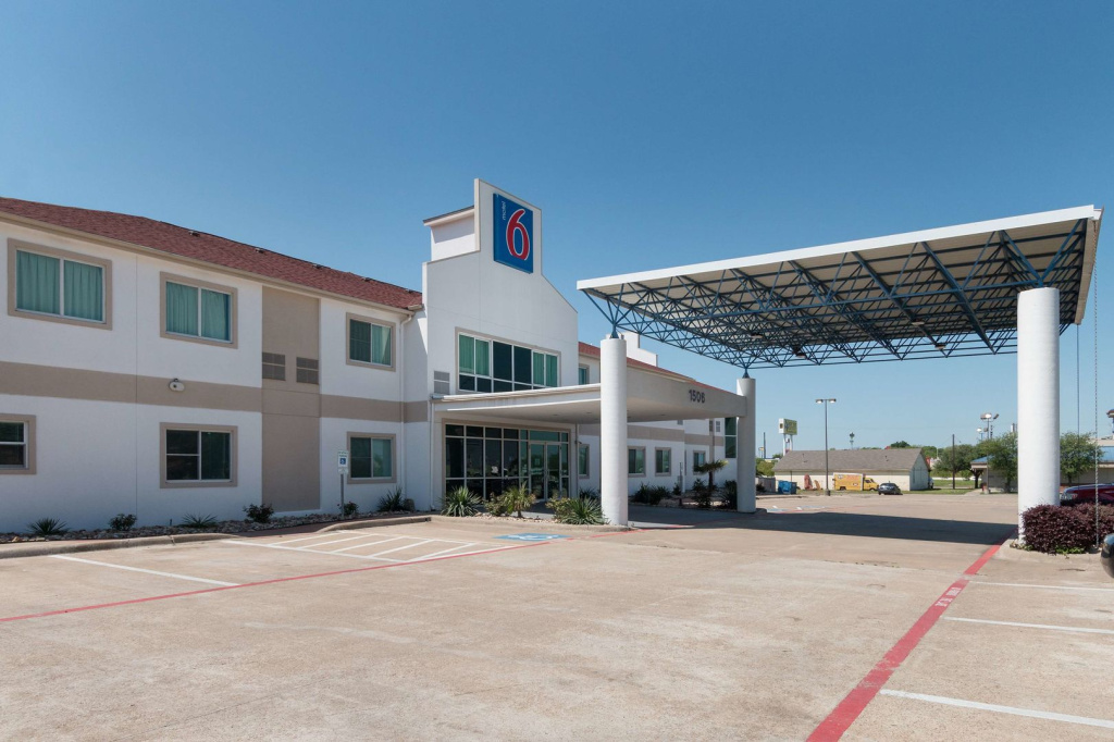 Motel 6 Hillsboro, TX