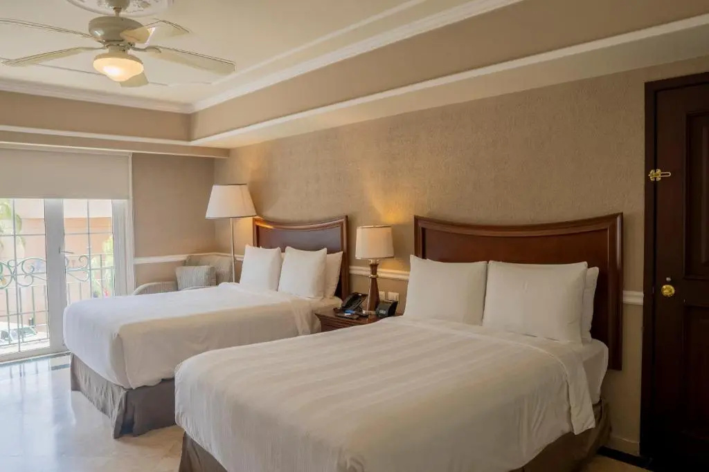 Executive Floor Colonial Design Double room twin beds