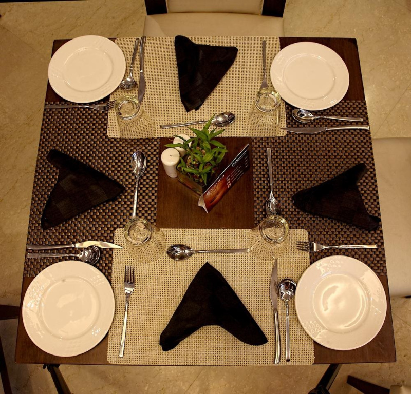 Food & Beverage