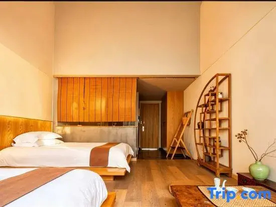 Standard Double room with lake view (twin beds)