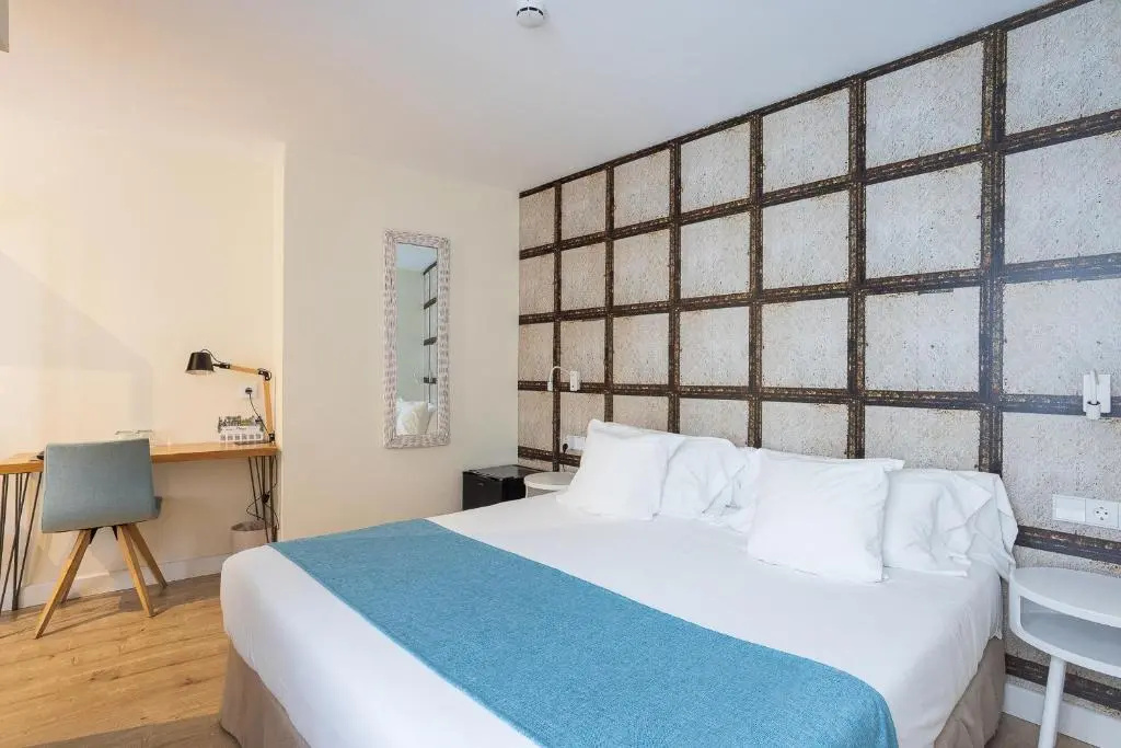 Superior Double room (full double bed)
