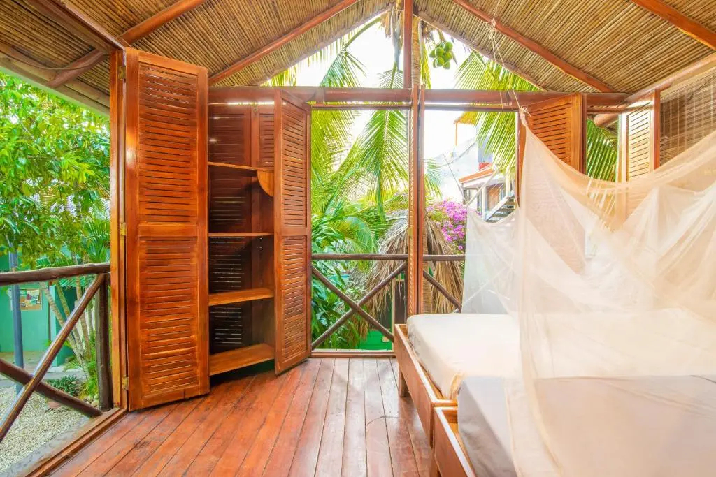 2 Bedrooms Bungalow