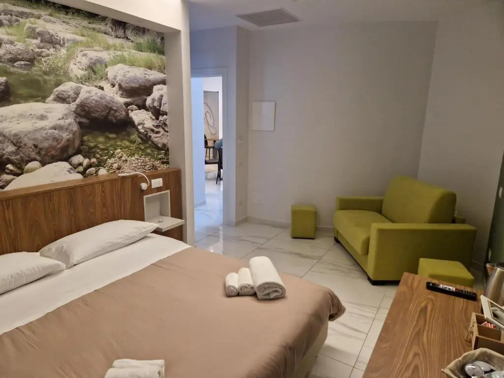 Standard Triple room