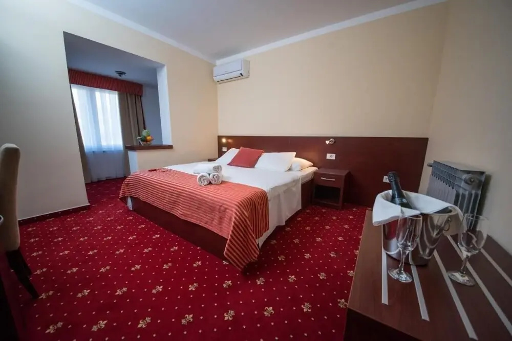 Classic Double room with balcony and with sea view (full double bed)