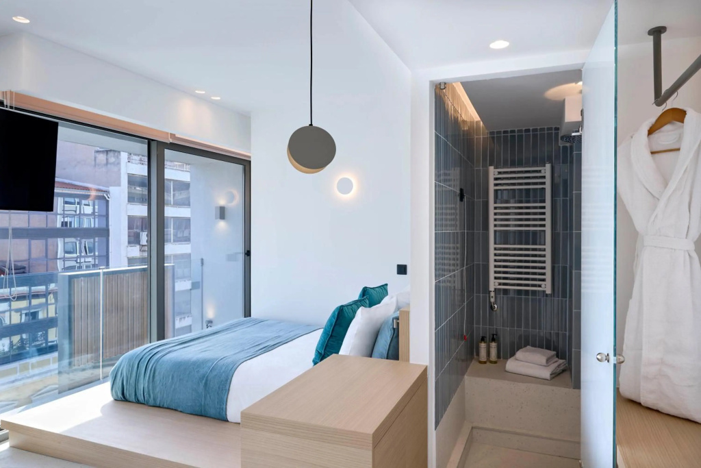 Отель Twinn Downtown Piraeus в Пирее
