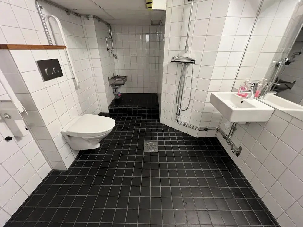 Economy room