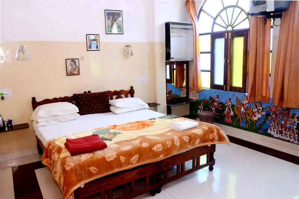 Deluxe Double room (full double bed)