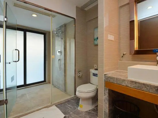 Deluxe Family Suite with river view