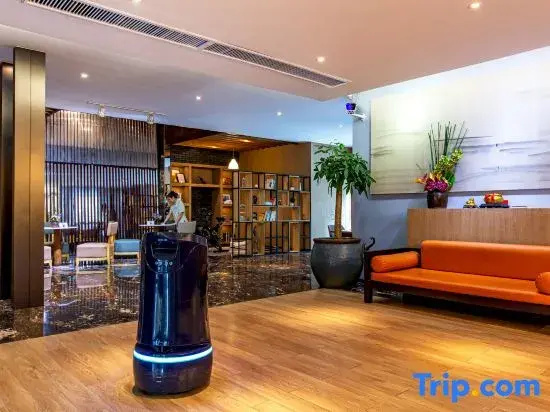 Lobby & Reception