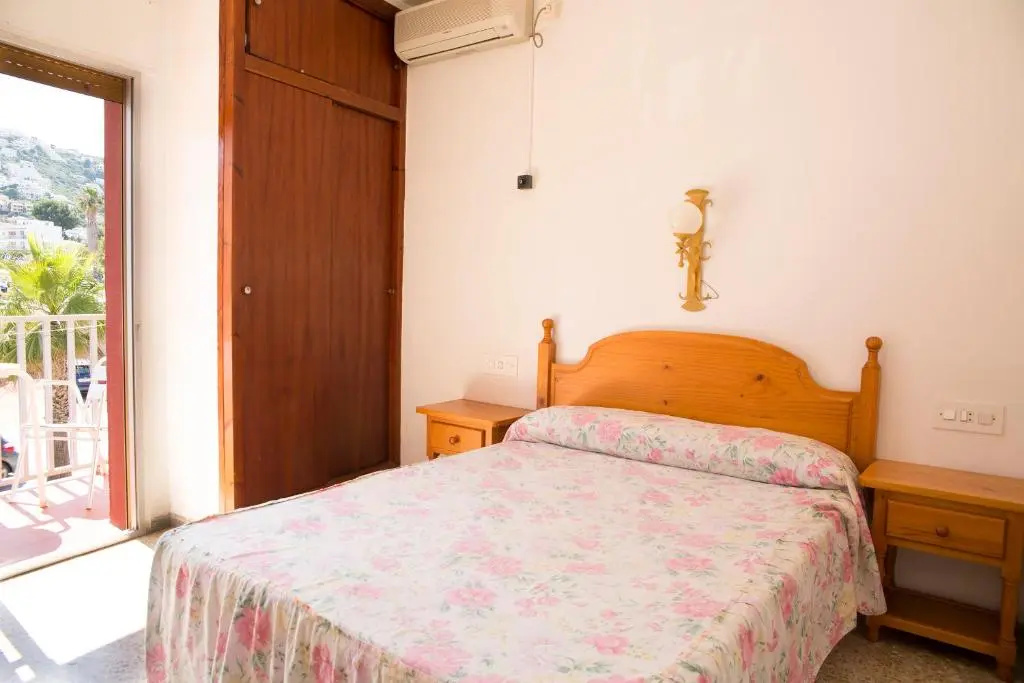 Standard Double room with balcony (full double bed)