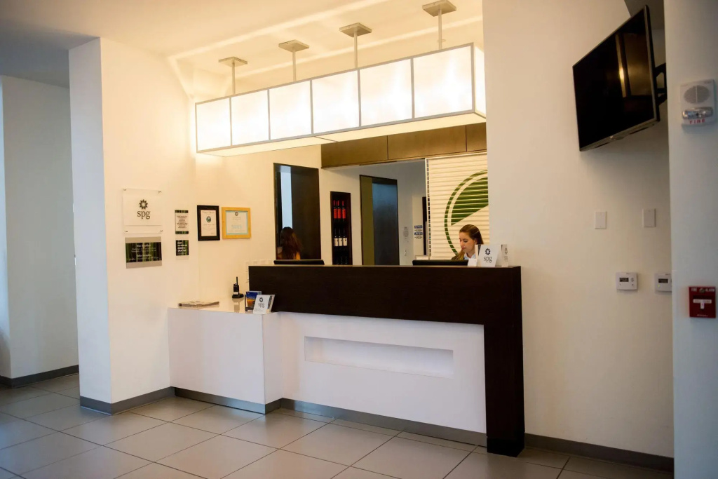 Lobby & Reception