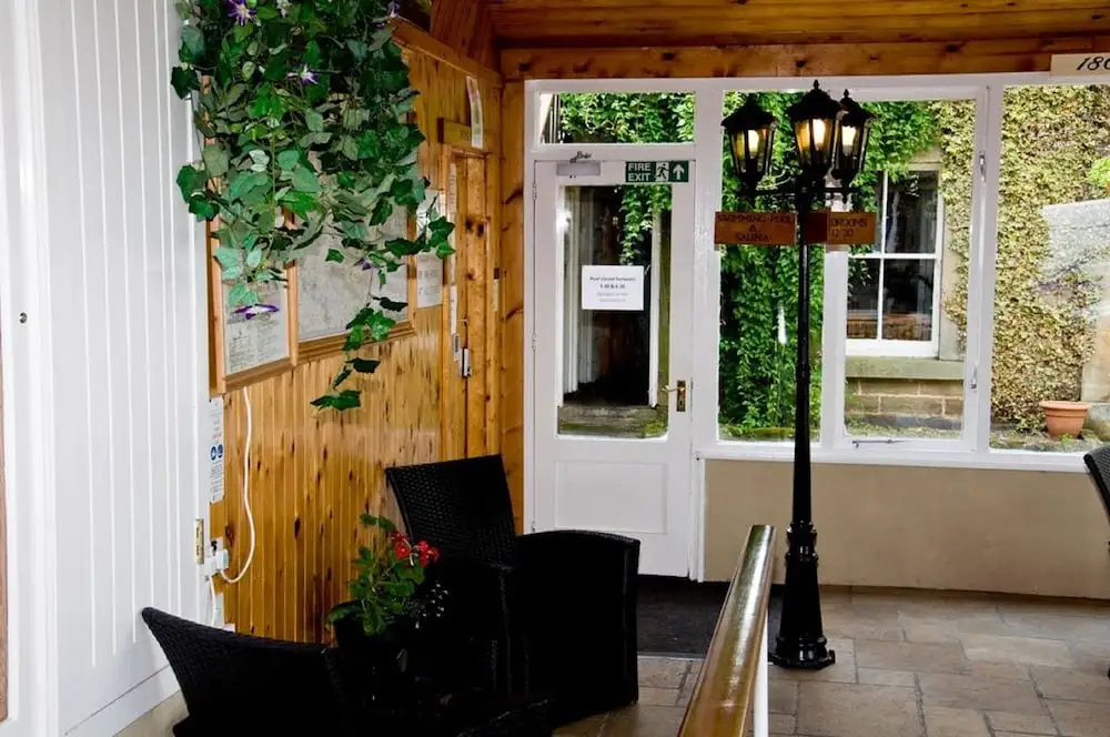 Lobby & Reception