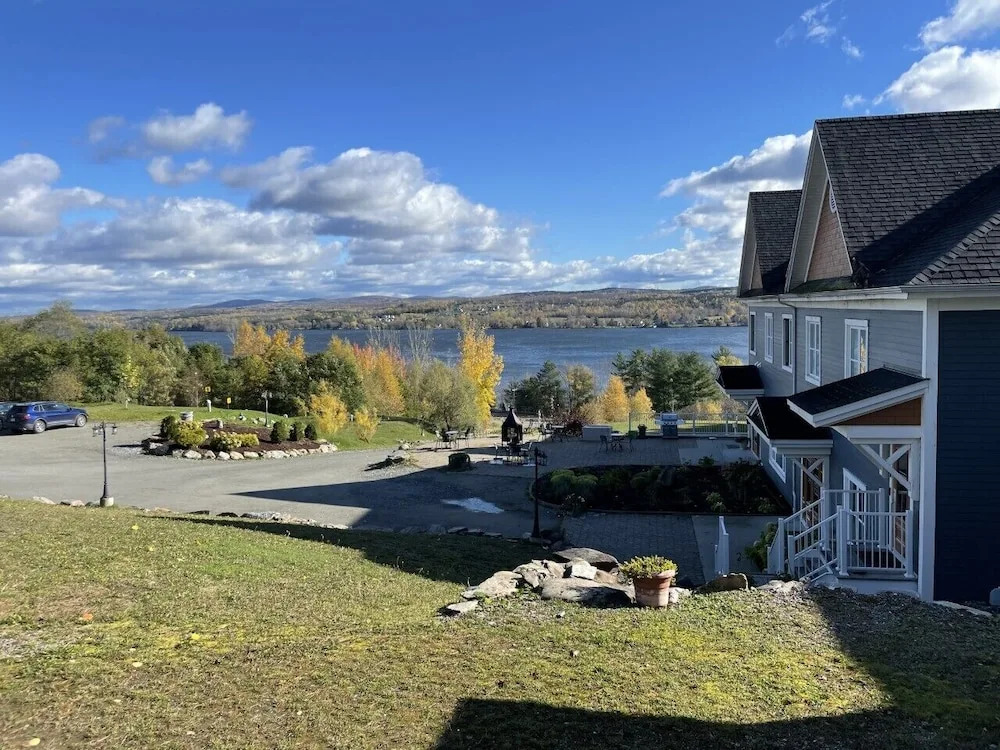 Au Sommet Du Lac Magog