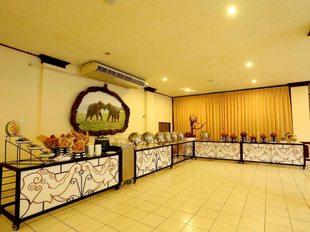 Kandyan Reach Hotel
