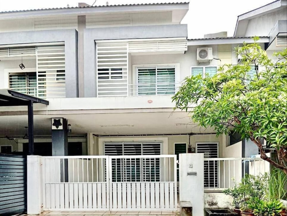 Ipoh Meru Animation Stay by Grab A Stay