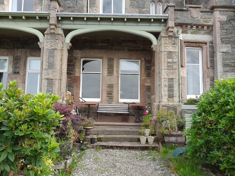 Cragowlet House East