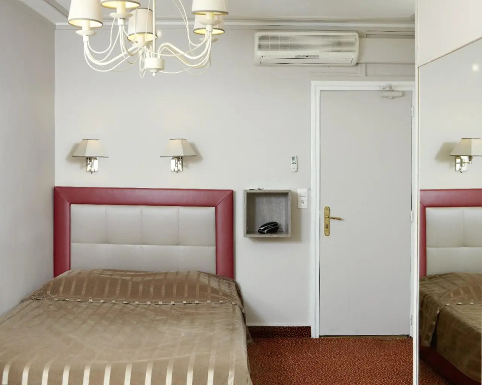 Standard Double room (full double bed)