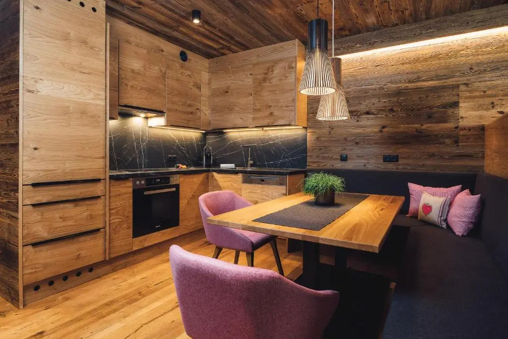 2 Bedrooms Chalet
