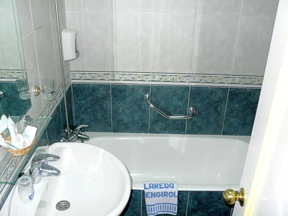 Hotel Villa de Laredo - Chambres